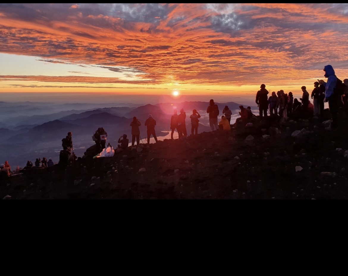 Sunset seen during a Mount Fuji ascent