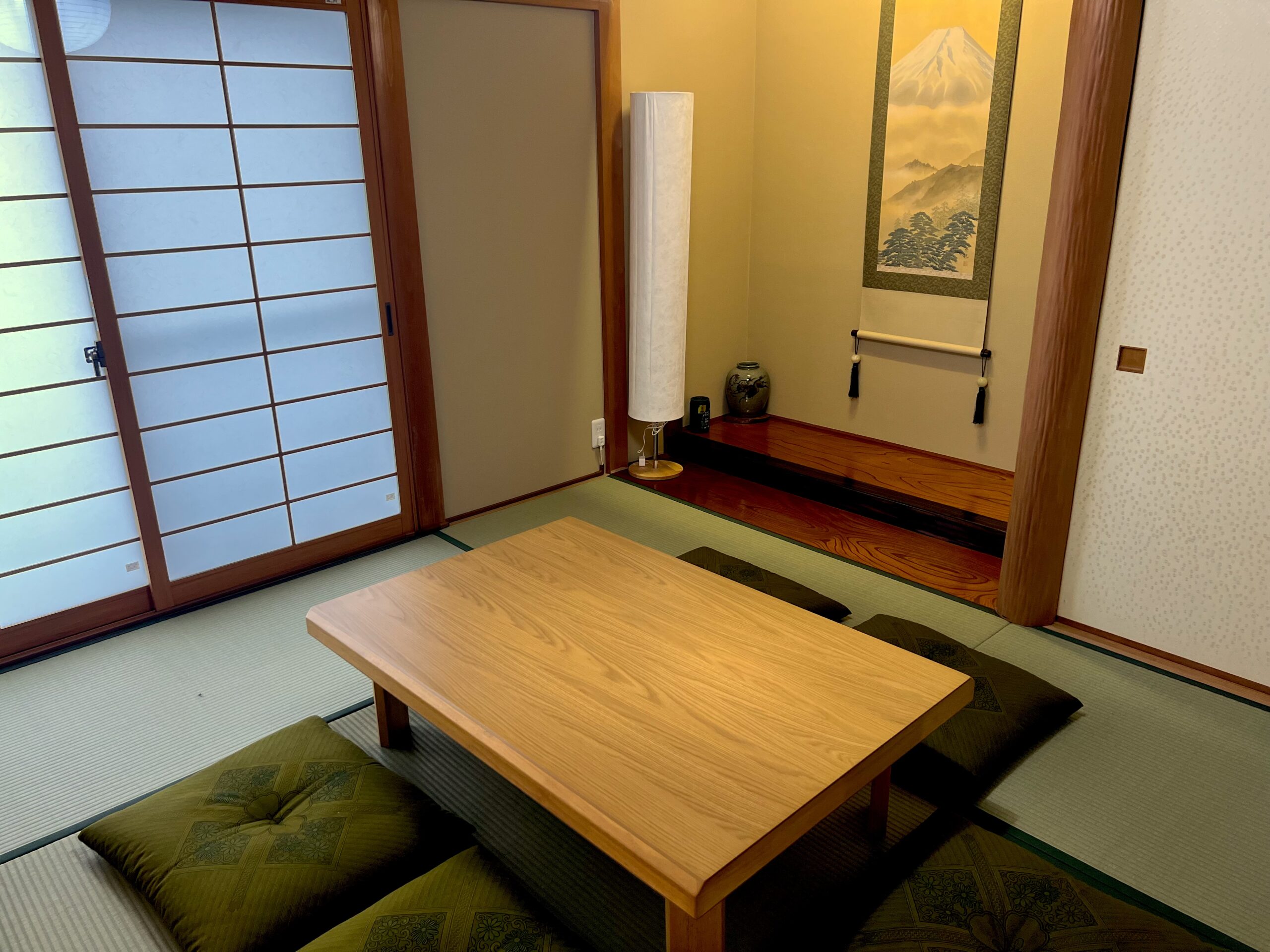 A quiet tatami room set up for writing